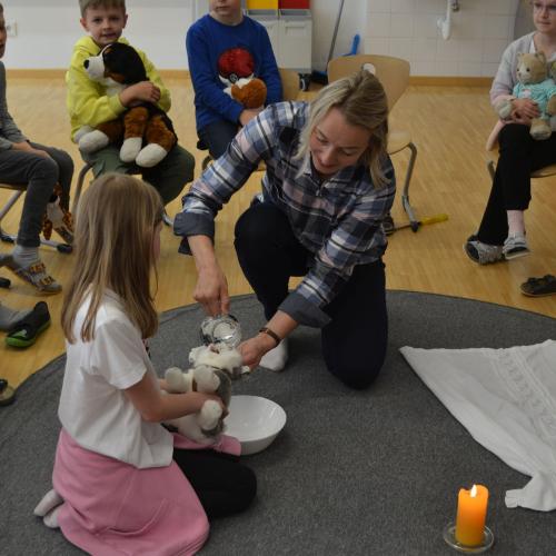 Tauffeier im Religionsunterricht