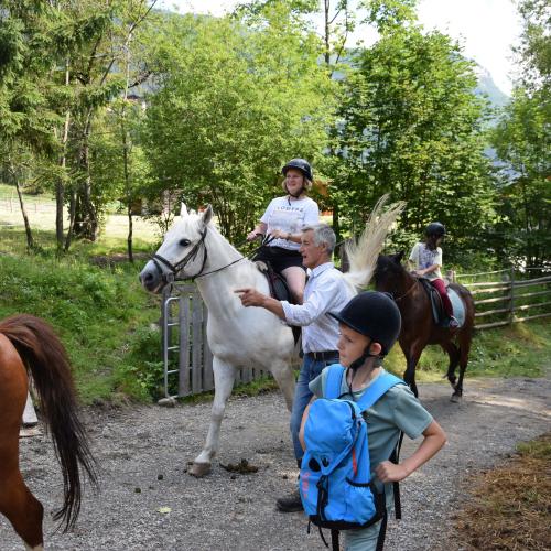 Ponyreiten in Finkenberg