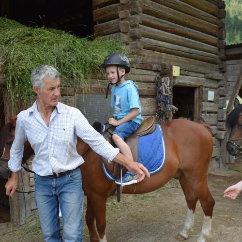 Ponyreiten in Finkenberg