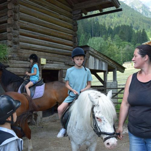 Ponyreiten in Finkenberg