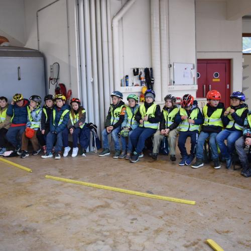 Radfahrübung im Feuerwehrhaus