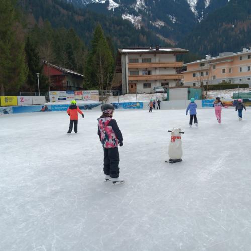 2. Projekttag - Eislaufen