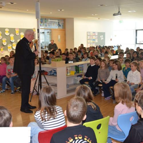 Besuch vom Erzbischof