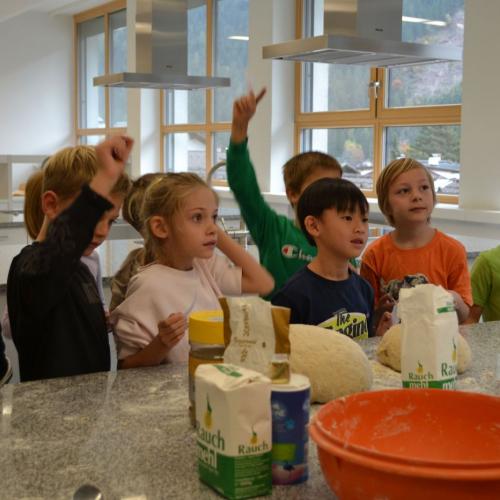 Brotbacken und Gesunde Jause