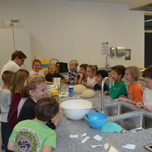 Brotbacken und Gesunde Jause