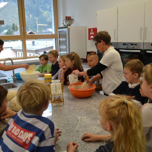 Brotbacken und Gesunde Jause