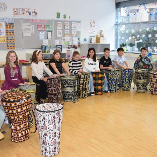 Trommeln im Musikunterricht