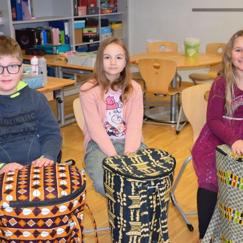 Trommeln im Musikunterricht