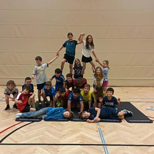 13.03.2026 - Menschenpyramide